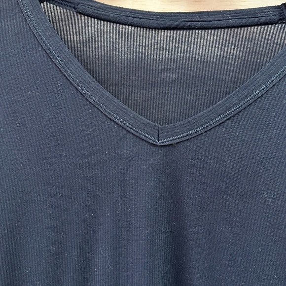 LULULEMON all it takes ribbed T-shirt, and navy blue size small - Picture 5 of 7